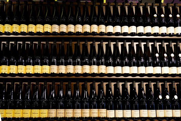 Petite cave à vin encastrable : élégance et efficacité optimales